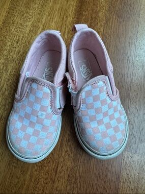 Vans Kids Slip-On Checkerboard Sneakers in Pink and White